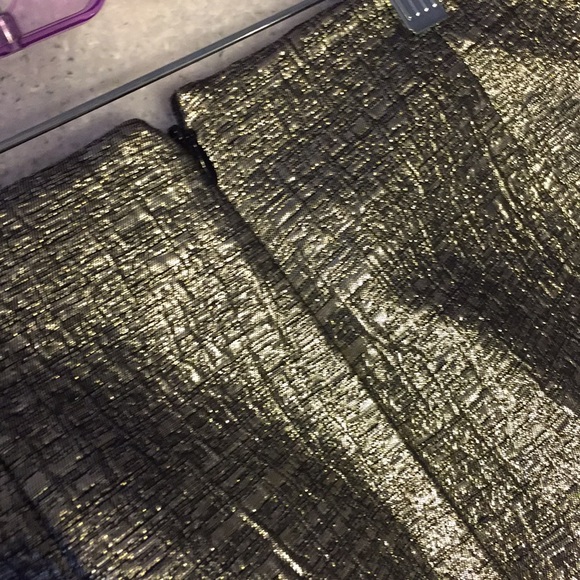 NY&C. Gold Metallic Skirt - Picture 5 of 5